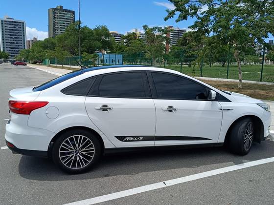 FORD FOCUS 2.0 SE PLUS FASTBACK 16V FLEX 4P POWERSHIFT FORD FOCUS 2.0 SE PLUS FASTBACK 16V FLEX 4P POWERSHIFT
